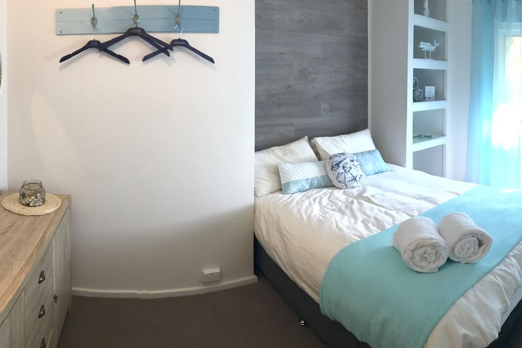 Bedroom 2- queen bed and a Tv