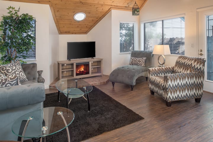 2 Bdrm Loft W/ Attached Garage , Community Pool - 雷諾