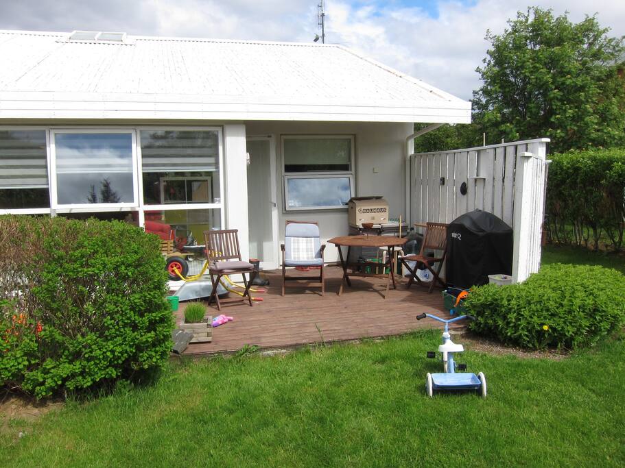 Patio and garden in summer (before we built the storage room)