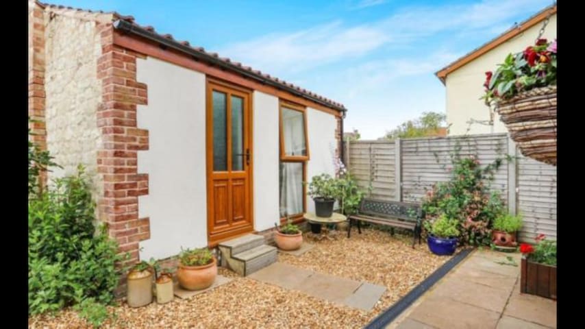 Private Detached Annex in Isleham Village