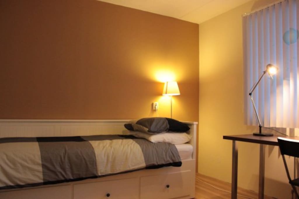 Second bedroom. The second bed is in the drawer