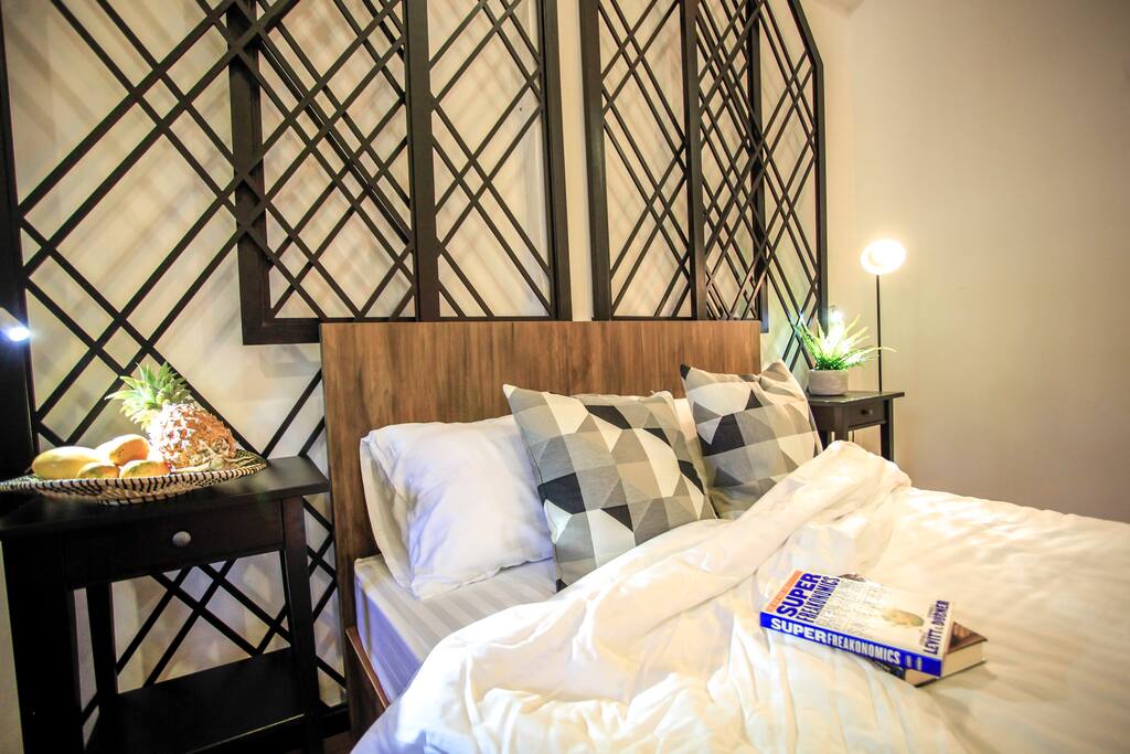 Feel comfortable with extra pillow and premium linen and 5 stars hotel grade bed