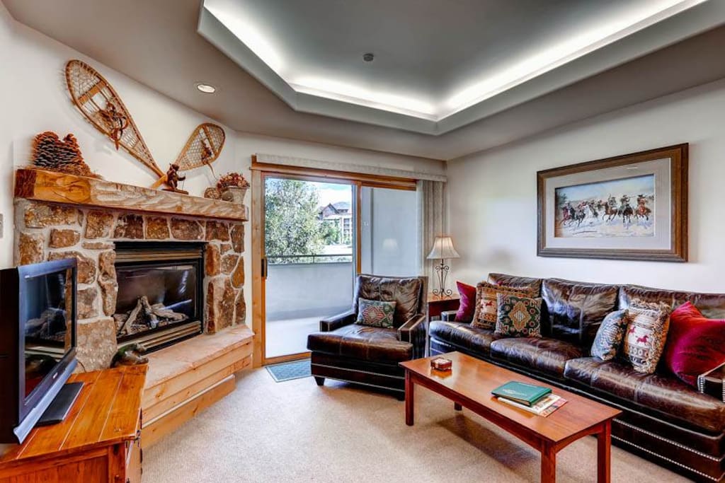 Couch,Furniture,Indoors,Room,Fireplace