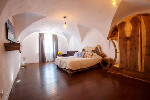 Casa Otto Sighisoara Netflix / Prime / available.