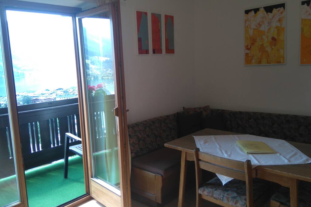Wohnraum mit Sitzecke