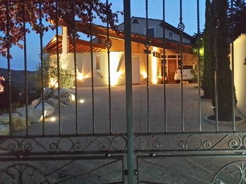 villa with panoramic view, with Swimming Pool & Garden