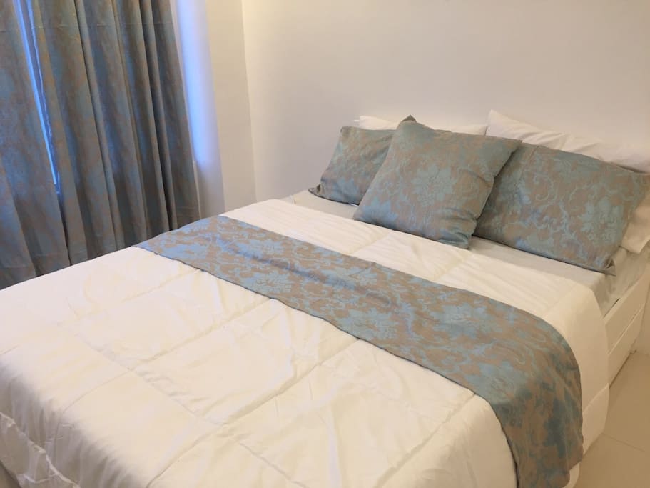 Queen size bed