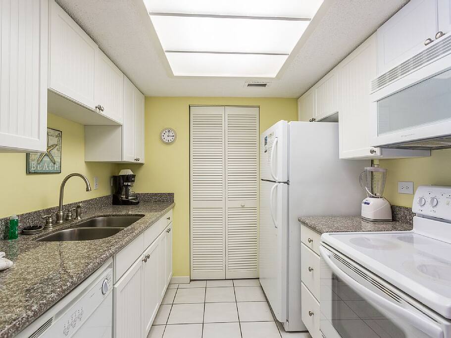 Sink,Indoors,Kitchen,Room,Bathroom