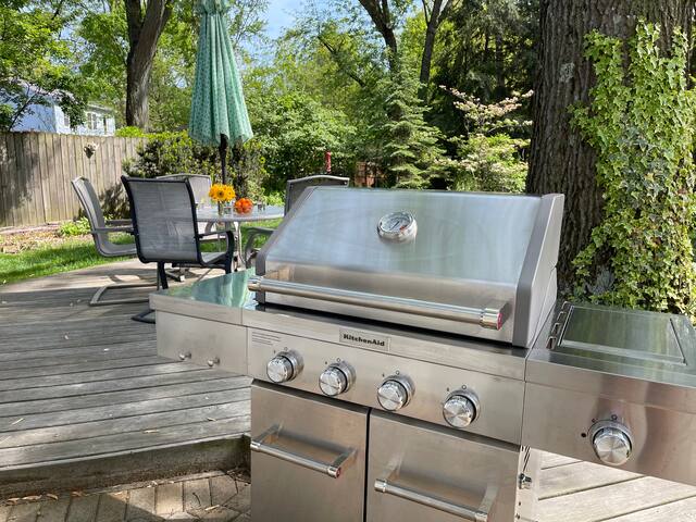 OSU & Riverside |King Beds| Fenced Backyard gallery image 2