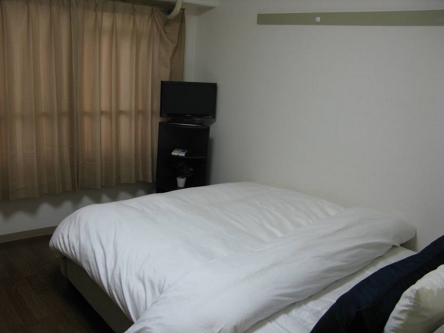 Can watch the TV while on the bed