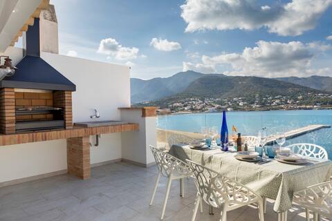 BEACH SEA VIEWS  DUPLEX