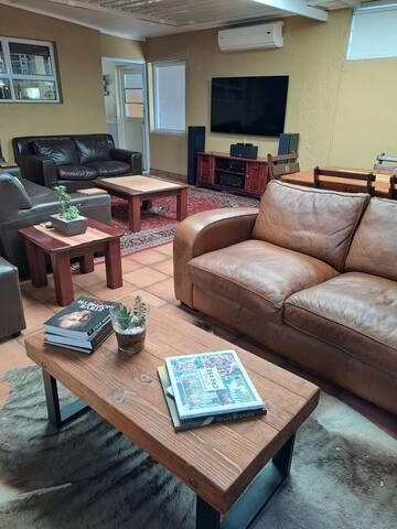 Luxury home with splash pool 700 m from main beach gallery image 2