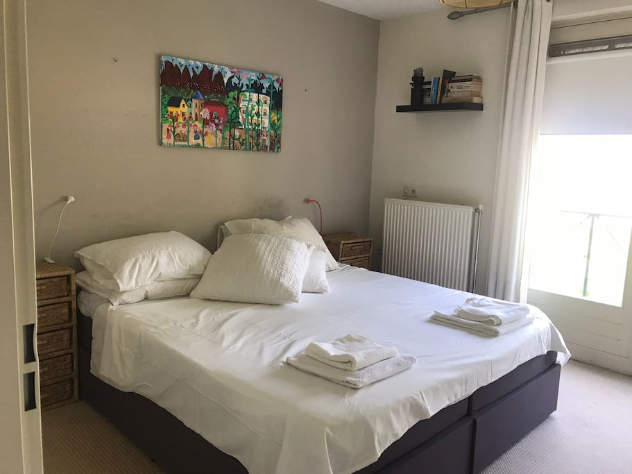 Bedroom 1: Double bedroom