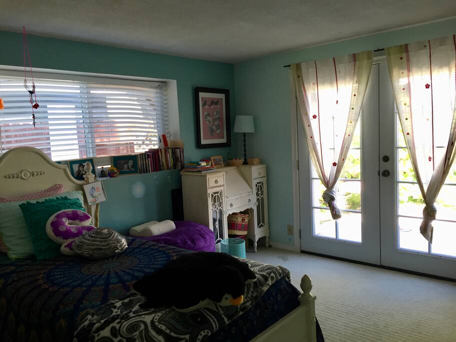 Bedroom 2 with twin bed and trundle