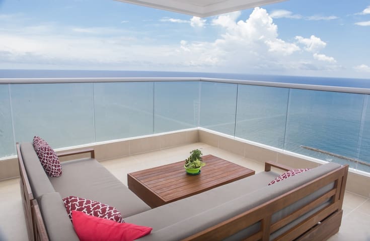 El laguito Sunsets 
Serviced by MARIELA