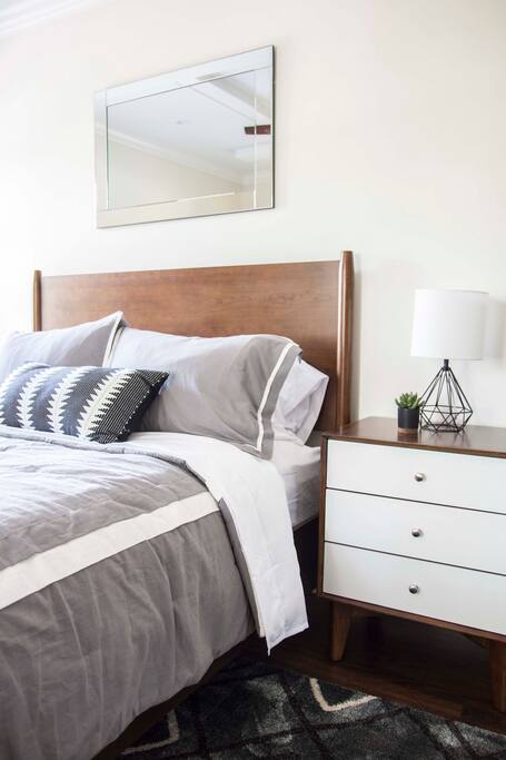 Gorgeous Mid-Century Bed!
