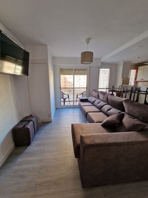Top Airbnb: Between sea and city en Algirós