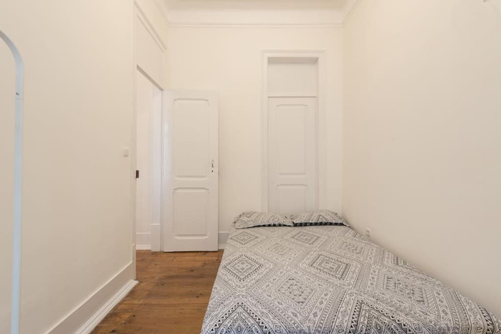 Room, view 3