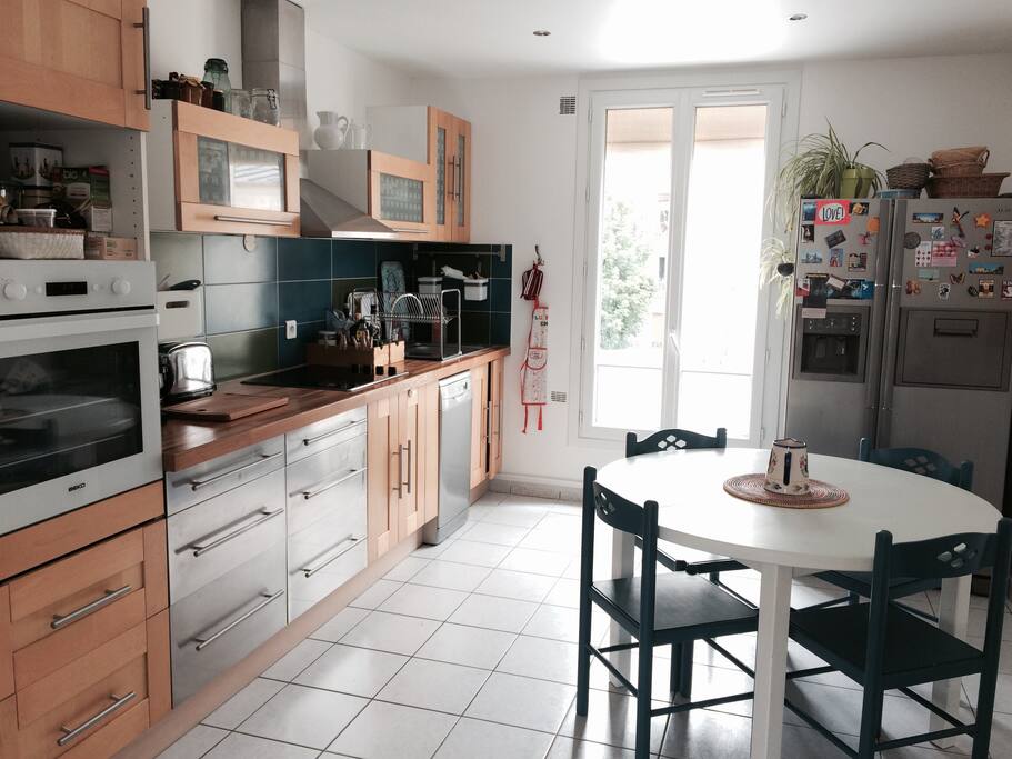 Cuisine équipée et très fonctionnelle (inclus lave vaisselle).
