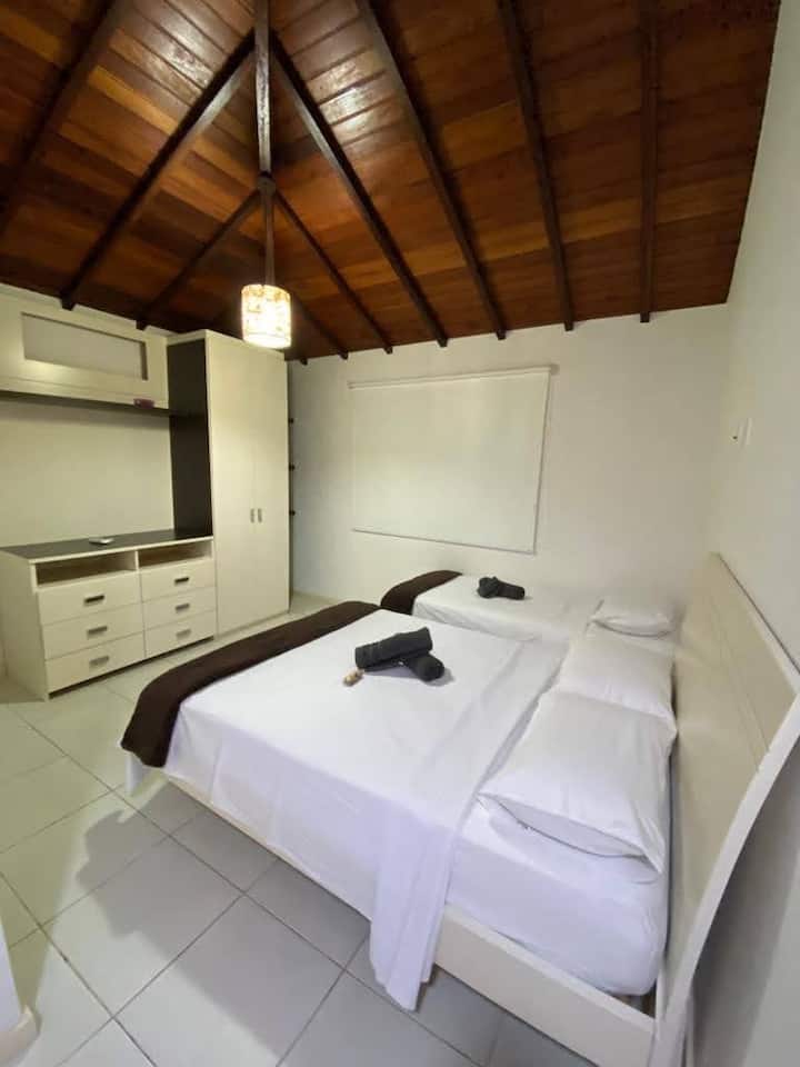 Ორადგილიანი საწოლი და ერთადგილიანი საწოლი 