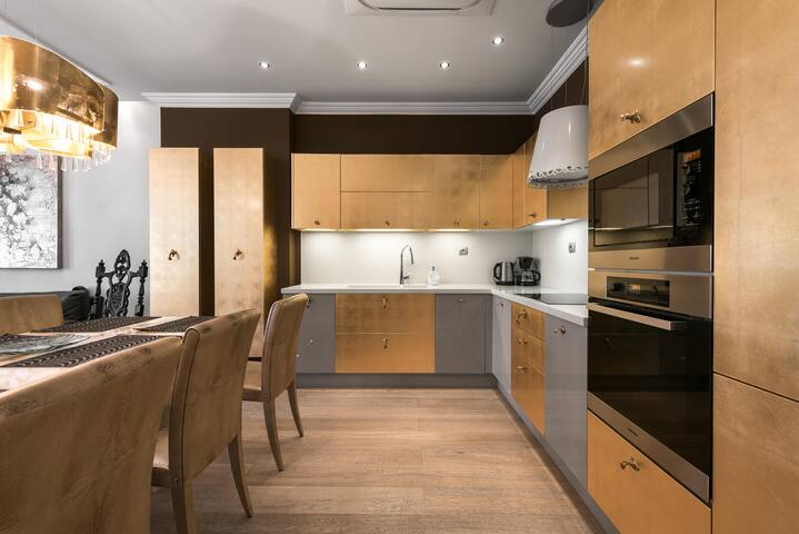 Aristotelous Grand View by Luxlikehome gallery image 3