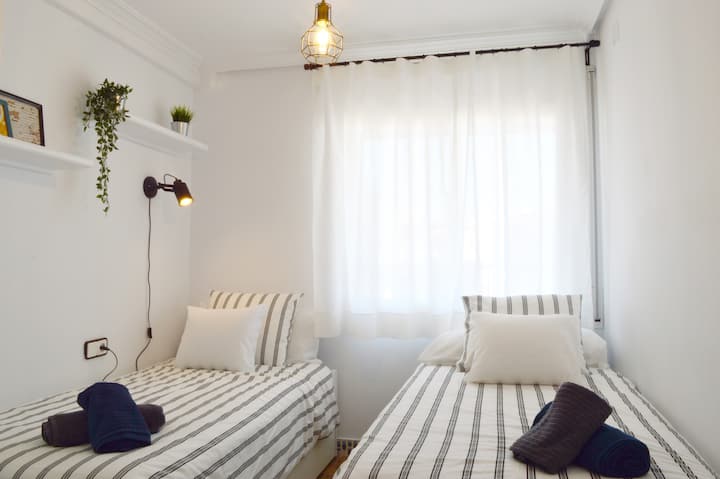 Szoba 2 egyszemélyes ággyal