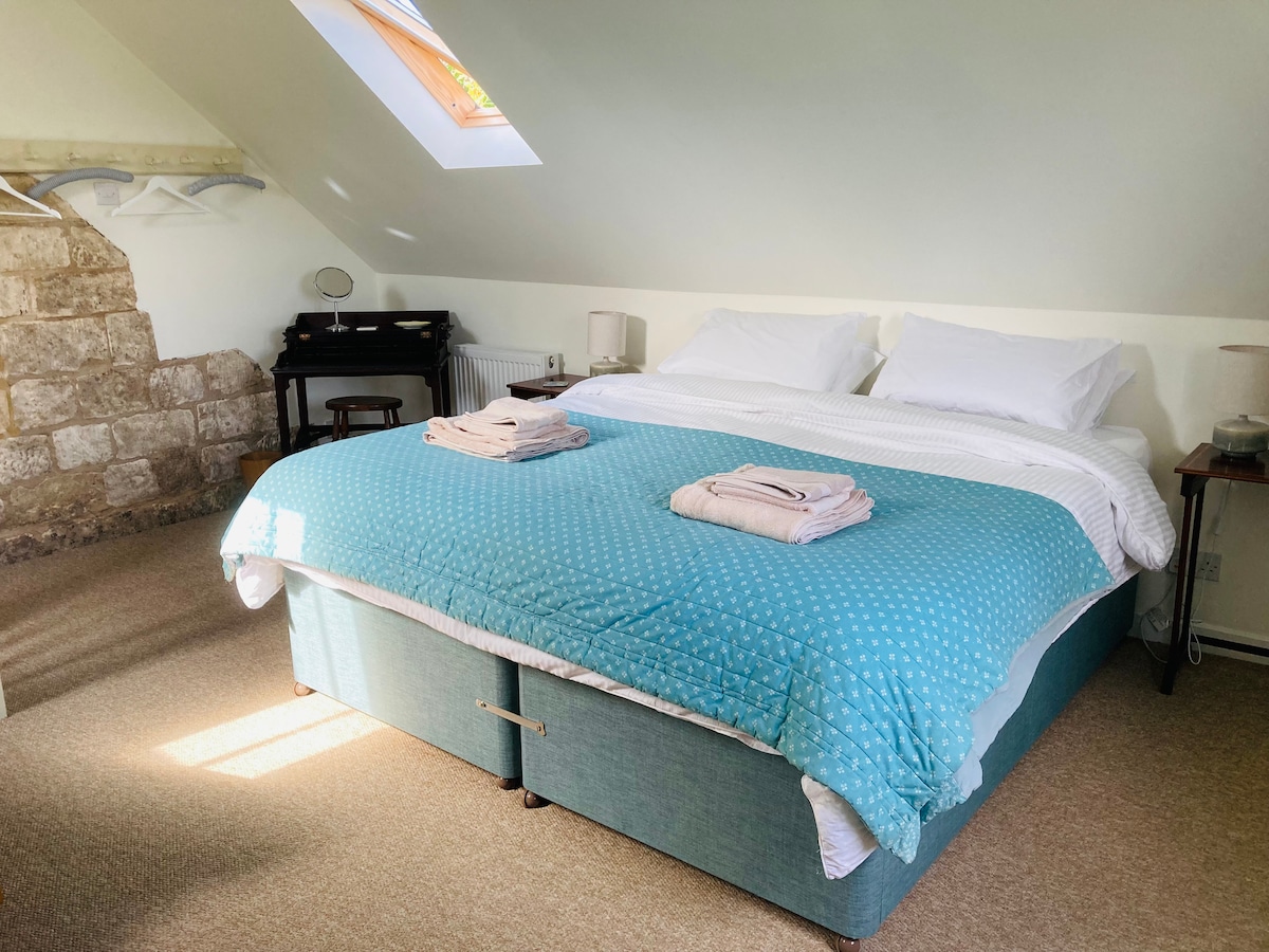 Super kingsize bed, kan worden opgesplitst in twee eenpersoonsbedden 