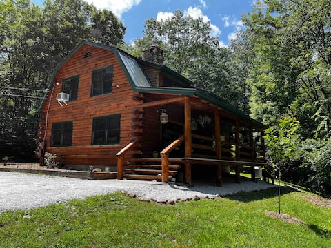 Cozy Log Cabin Getaway