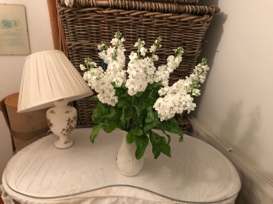 Dressing table (and fresh flowers!)