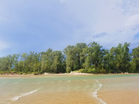 Sandbanks East Lake crossing