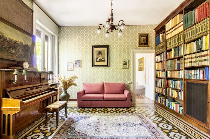 *GORGEOUS* 220 sqm inTRASTEVERE (6 BEDROOMS)