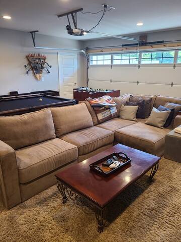 Hot Tub! Sleeps 12! 2 Private Units! 6 Bedrooms! gallery image 5