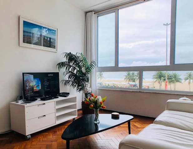 Gorgeous beachfront 3 bedrooms apt at Copacabana