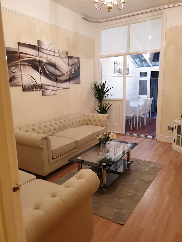 Southsea, Beautiful Spacious Flat With Garden. - Southsea
