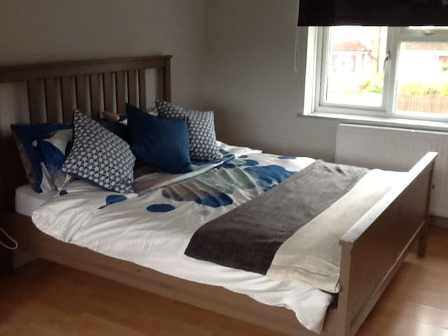 Large Double Bedroom with parking