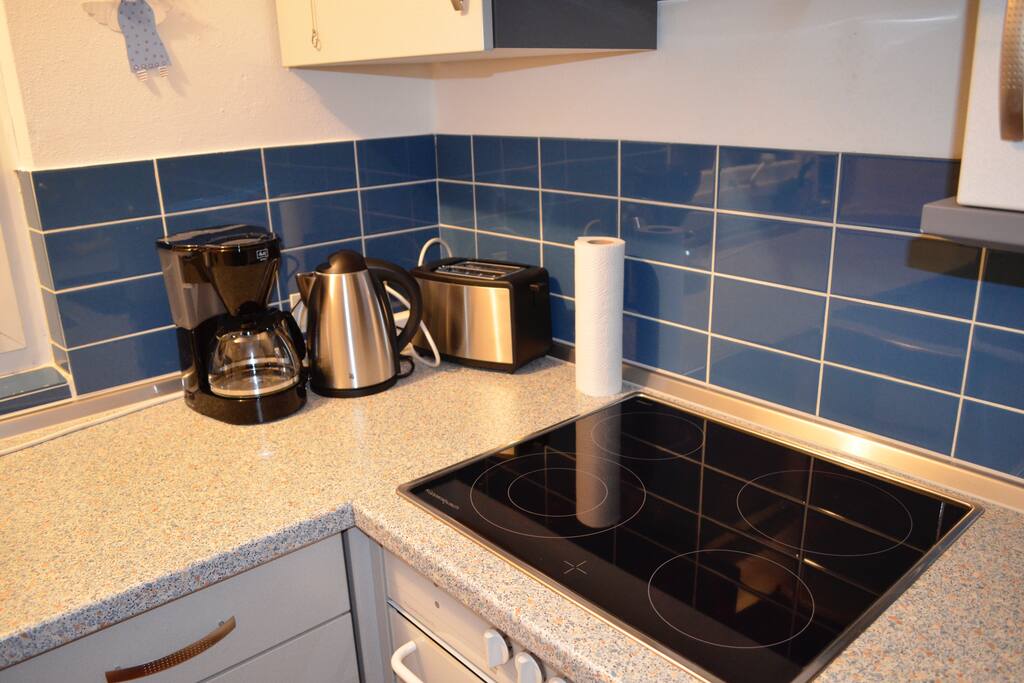 Küche - neuer WMF Wasserkocher, WMF Toaster und Kaffeemaschine