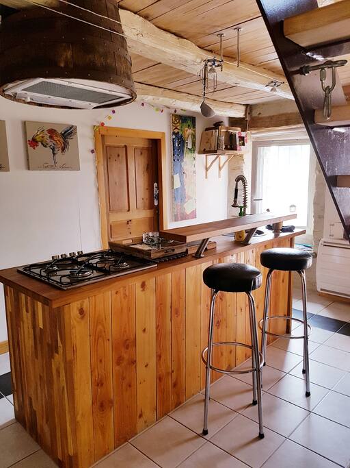 Ilôt de cuisine, cuisson, LV, évier, bar
