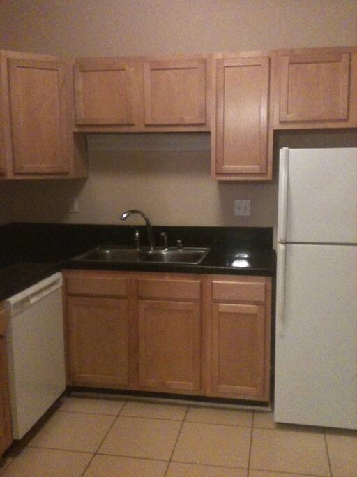 Brand new kitchen. Whip up a hot brown or mix your own mint julep while here!