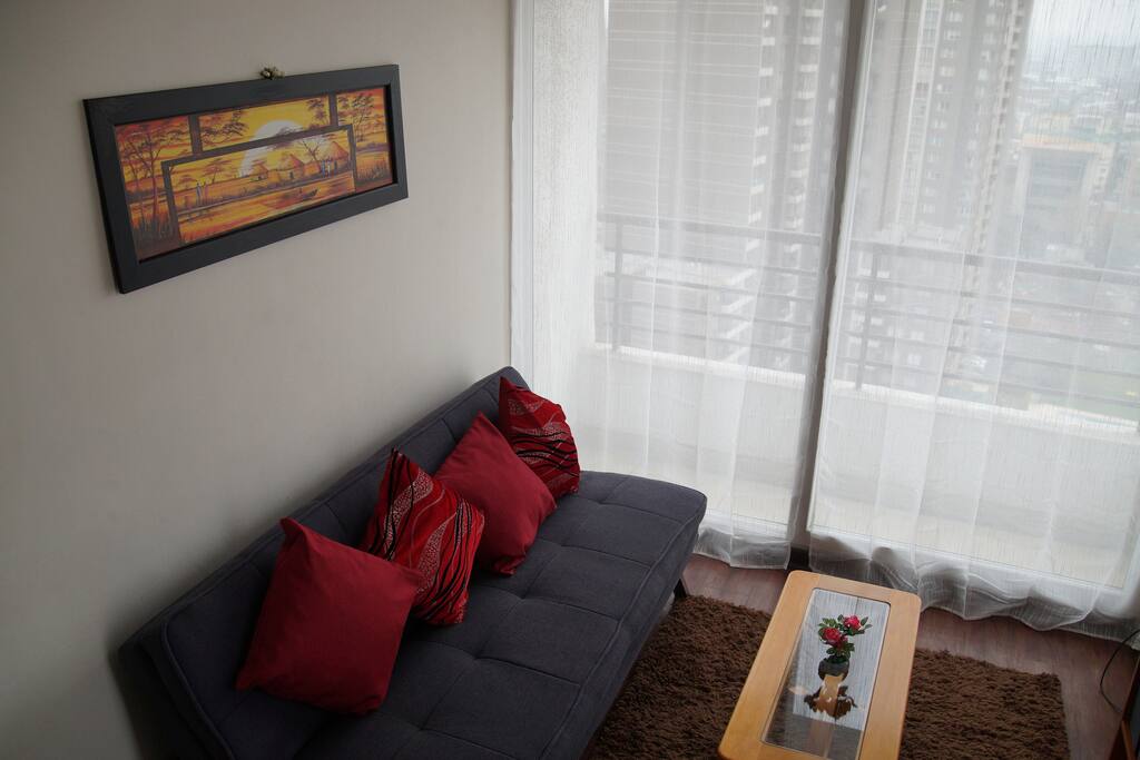 Departamento completamente equipado en pleno centro de la ciudad y con una excelente vista. Cocina con equipo completo. Muy cómodo para pasar unos días en la ciudad.