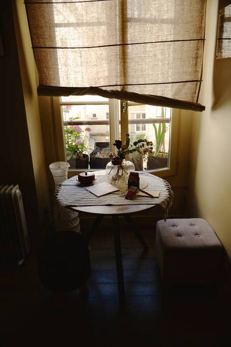 LUNCH CORNER