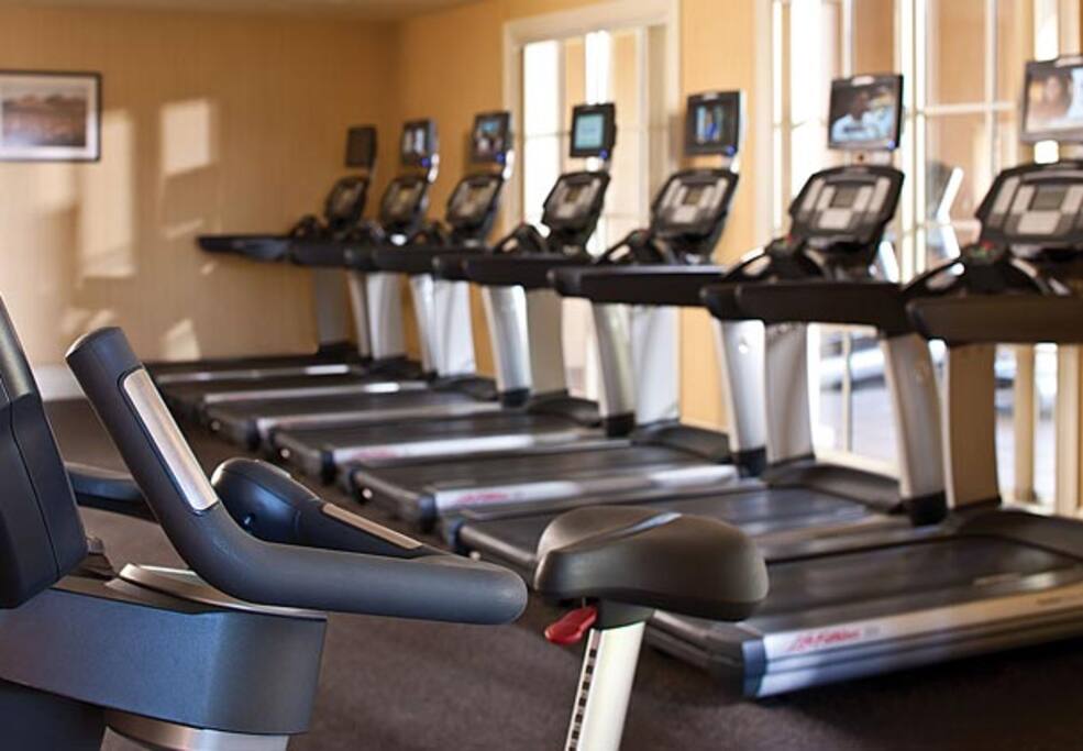 24 Hr Fitness Center