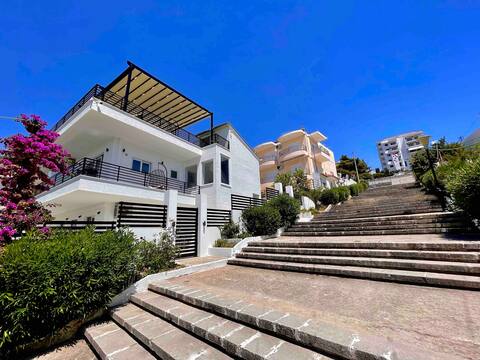 Villa GEM with Seaview Rooftop & BBQ