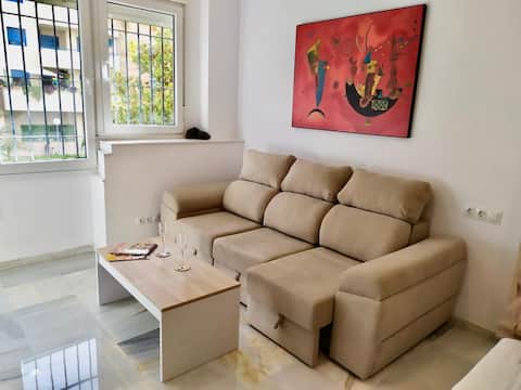 Top performing Airbnb: Loft-B. Beach. Wi-Fi 6. Stations in Parque Ayala