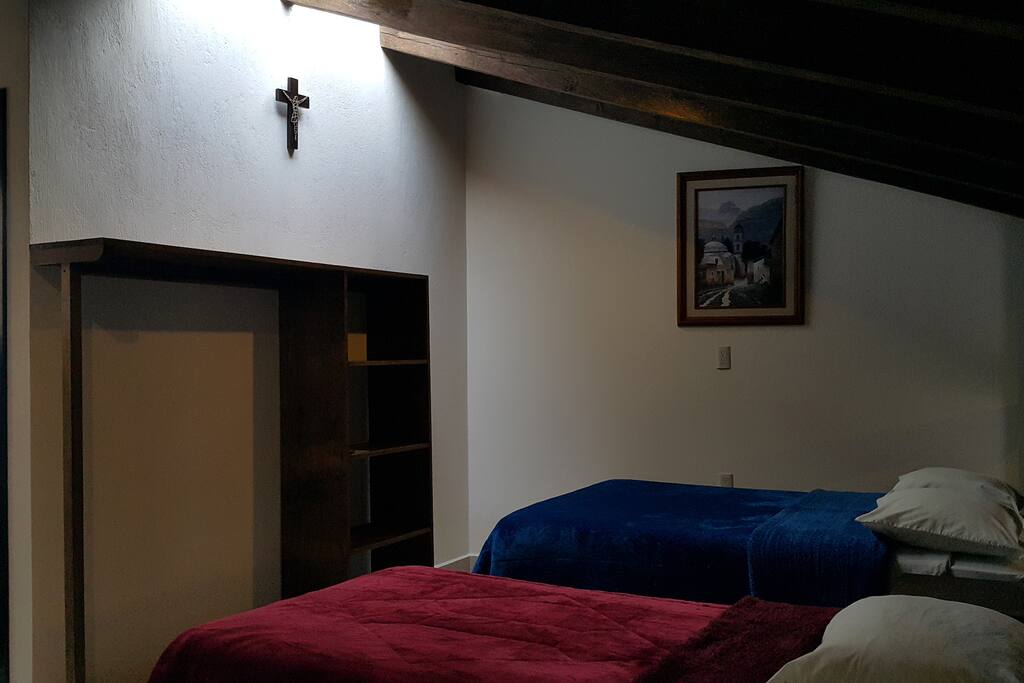 Planta alta con tres camas