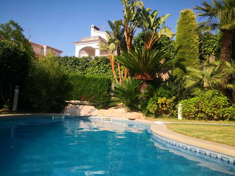 VILLA TITO. 
Private villa close to the beach.