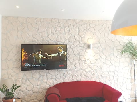Popular Airbnb listing: Renovated, modern, central! in Bruxelles Brussel