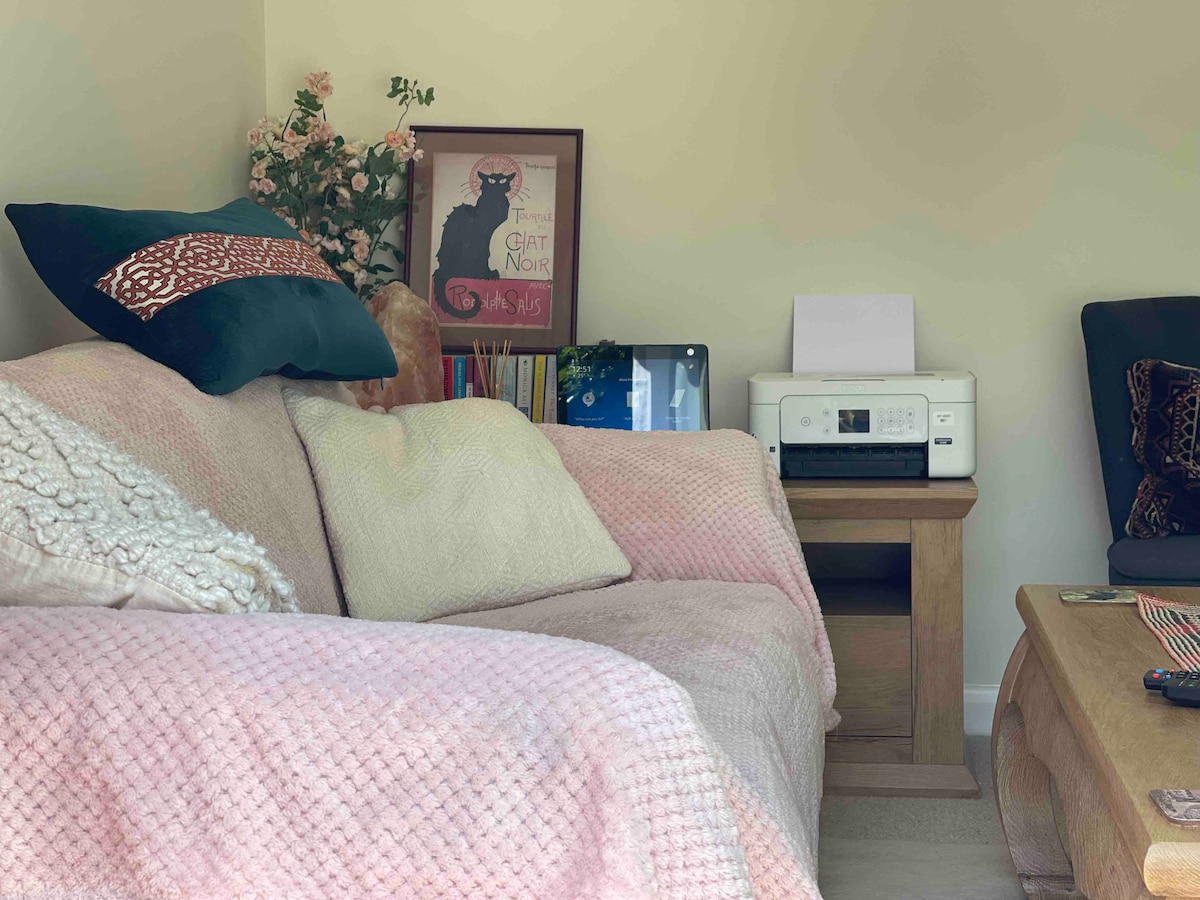 Popular Airbnb listing: Lovely, self-contained apartment in Myland