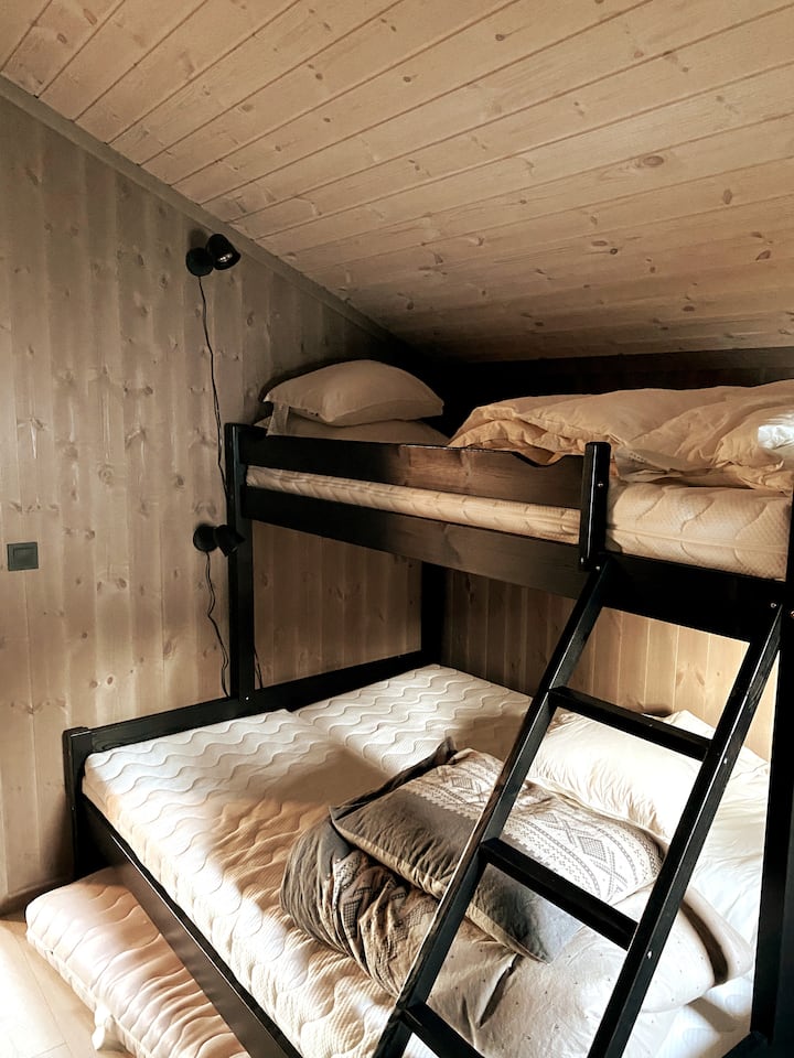 Bedroom w/bunk bed and floor mattress. 4 sleeping places. 2nd floor