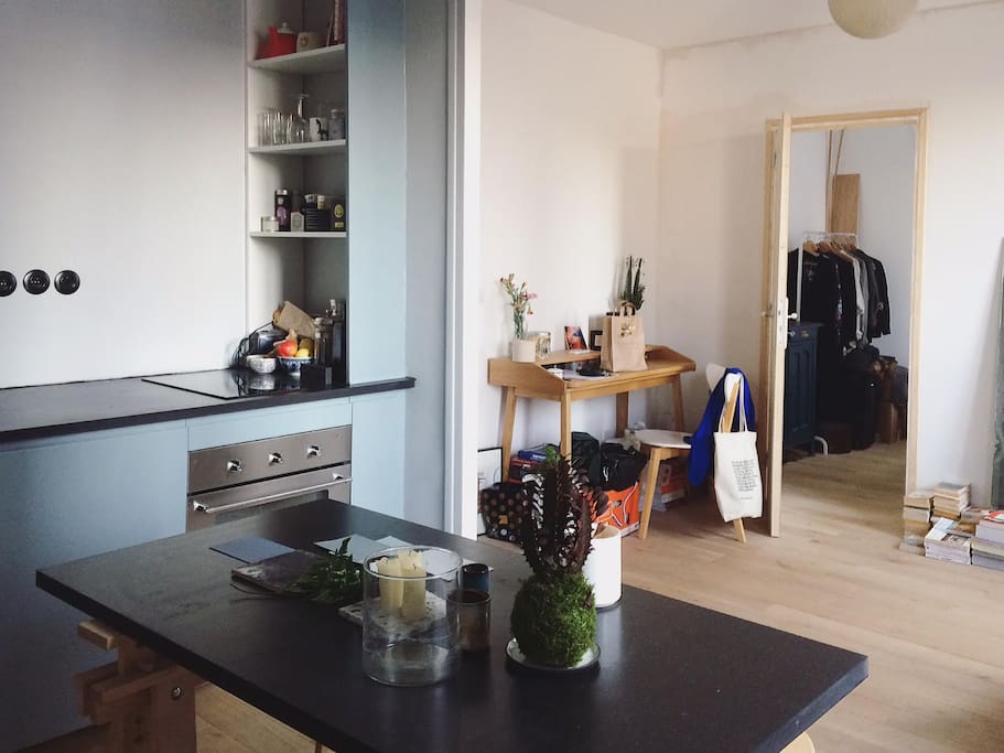 the open kitchen & living room