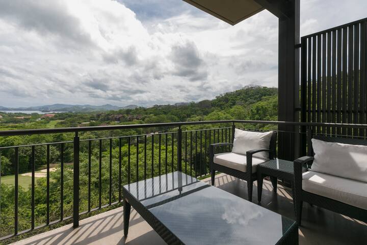 Roble Sabana 1BR Luxury Condo - Reserva Conchal